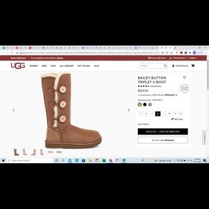 UGG Bailey button Triplet II boot. In great used condition